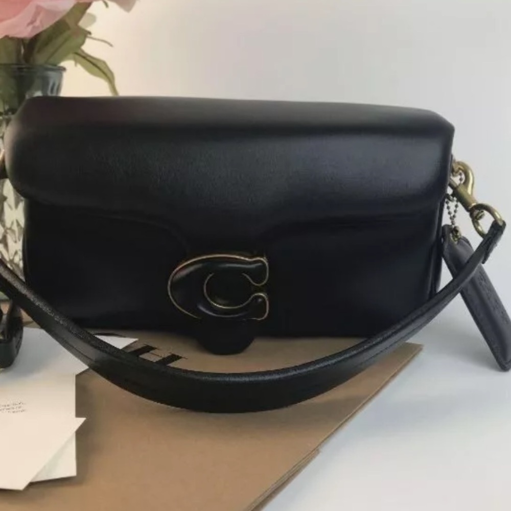 Coach Pillow Tabby 18 Black with Brass Hardware 🖤🖤🖤
